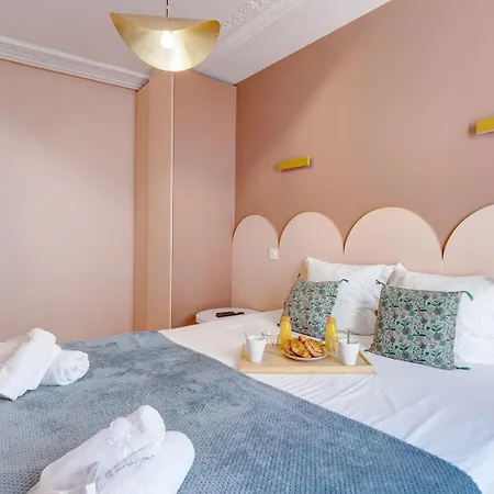 223 Rothschild - Superb In Appartamento *