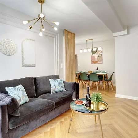 223 Rothschild - Superb In Appartamento *